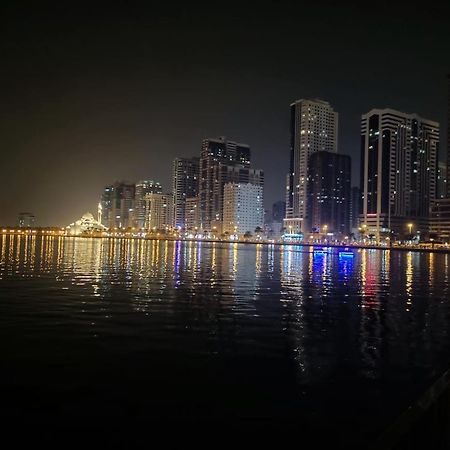 Arnim Suite - 3 Bedrooms Apartment Sharjah Luaran gambar